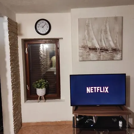 Maja Apartment *